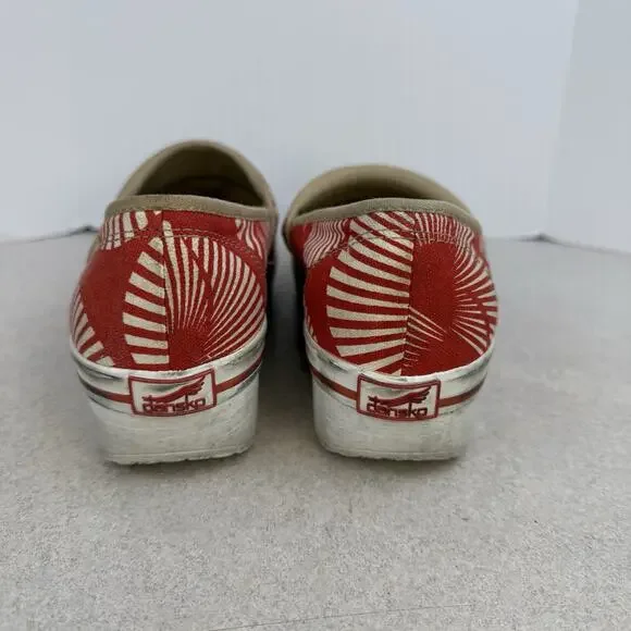 Dansko Red Fan Pattern Vegan Comfort Clogs Women’s Slip On Canvas Shoes Size 38 - Picture 9 of 13